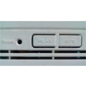 Botones Reset, WLAN y WPS en la parte posterior del módem Totalplay